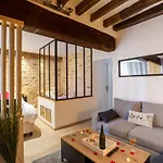 Cocon A Bulles Chic Vue Cathedrale Avec Spa-Jacuzzi