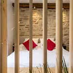 Cocon A Bulles Chic Vue Cathedrale Avec Spa-Jacuzzi