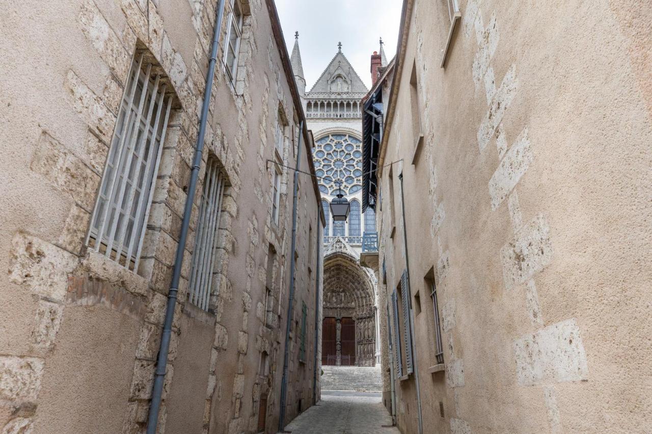 Cocon A Bulles Chic Vue Cathedrale Avec Spa-jacuzzi Appartement Chartres